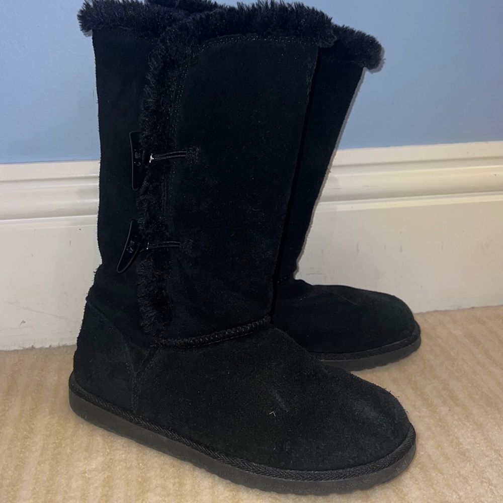 Black boots